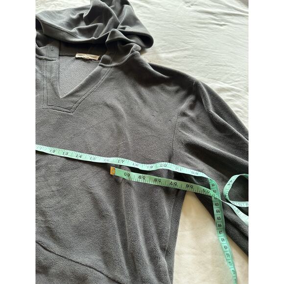Wallflower Charcoal Gray Cropped Hoodie – Size L - Picture 2 of 4